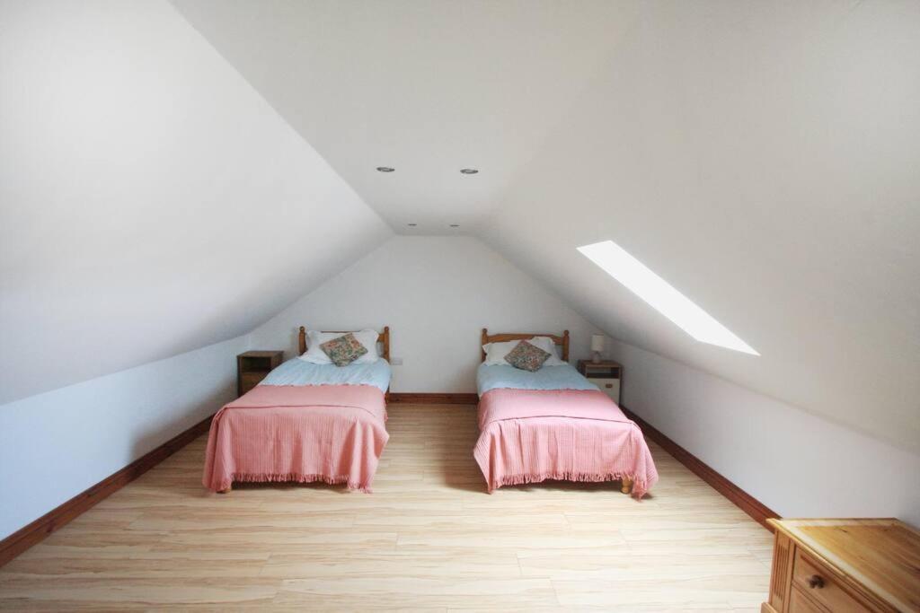 A Nicely Presented Friendly Comfortable Eco Cottage ثورنبوري المظهر الخارجي الصورة